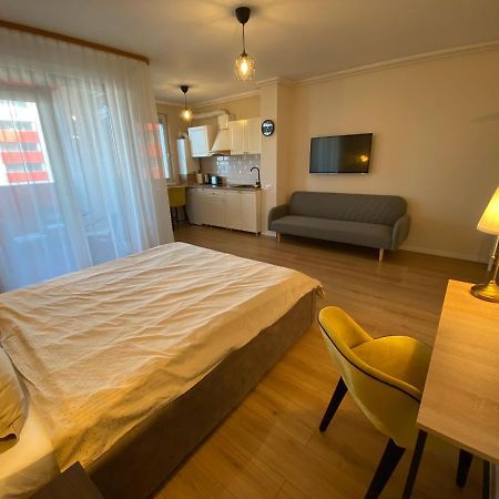 Amber Studio Oradea Lägenhet Exteriör bild