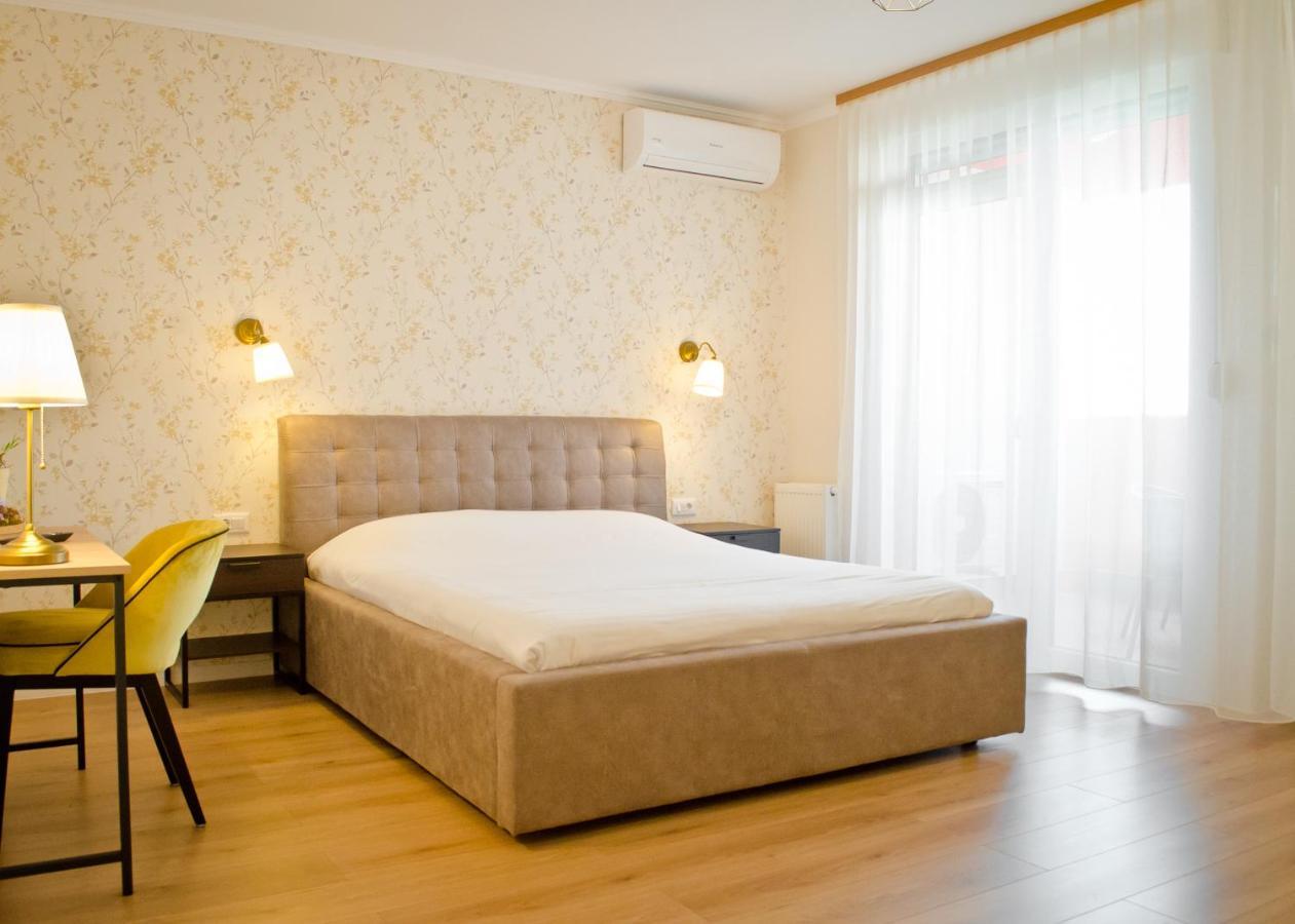 Amber Studio Oradea Lägenhet Exteriör bild